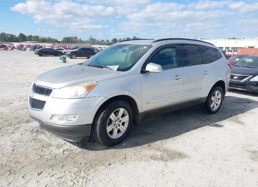 Photo 2 of 2010 Chevrolet Traverse LT (VIN 1GNLRFED5AS127602)