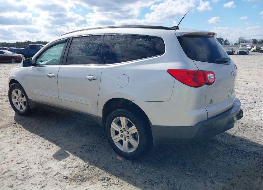 Photo 3 of 2010 Chevrolet Traverse LT (VIN 1GNLRFED5AS127602)