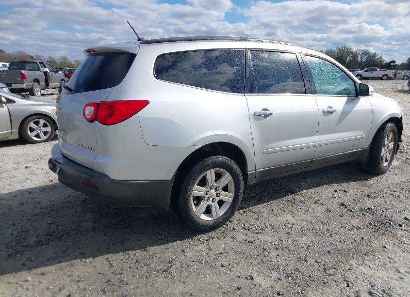 Photo 4 of 2010 Chevrolet Traverse LT (VIN 1GNLRFED5AS127602)