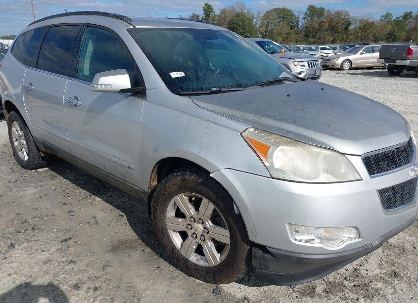 Photo 6 of 2010 Chevrolet Traverse LT (VIN 1GNLRFED5AS127602)