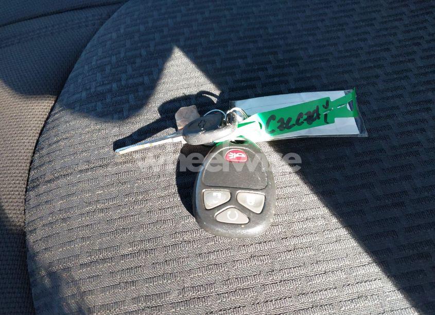 Photo 11 of 2010 Chevrolet Traverse LT (VIN 1GNLRFED5AS131410)