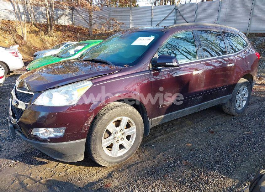 Photo 2 of 2010 Chevrolet Traverse LT (VIN 1GNLRFED5AS131410)