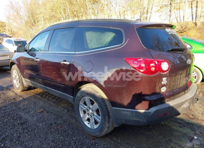 Photo 3 of 2010 Chevrolet Traverse LT (VIN 1GNLRFED5AS131410)