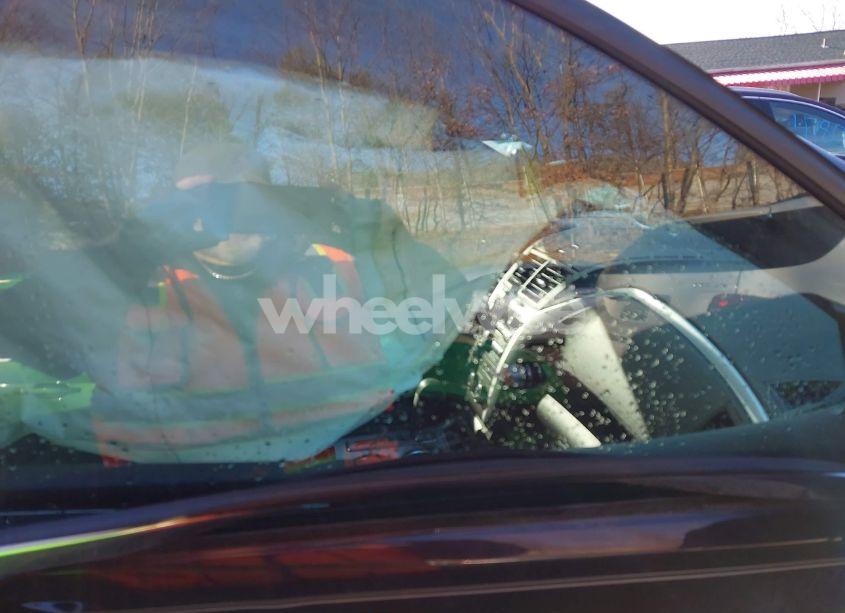 Photo 5 of 2010 Chevrolet Traverse LT (VIN 1GNLRFED5AS131410)