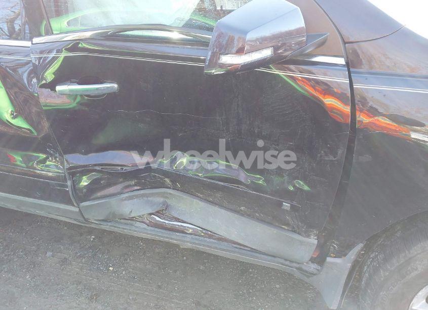 Photo 6 of 2010 Chevrolet Traverse LT (VIN 1GNLRFED5AS131410)