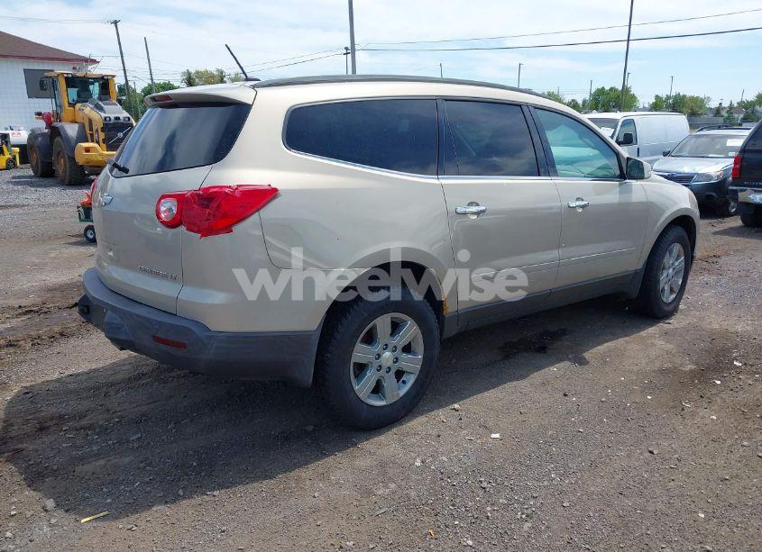 Photo 4 of 2010 Chevrolet Traverse LT (VIN 1GNLRFED7AS150184)
