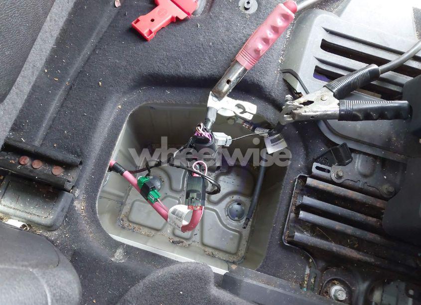 Photo 6 of 2010 Chevrolet Traverse LT (VIN 1GNLRFED7AS150184)