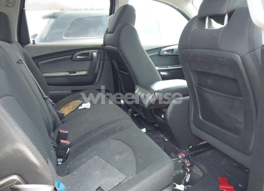 Photo 8 of 2010 Chevrolet Traverse LT (VIN 1GNLRFED7AS150184)