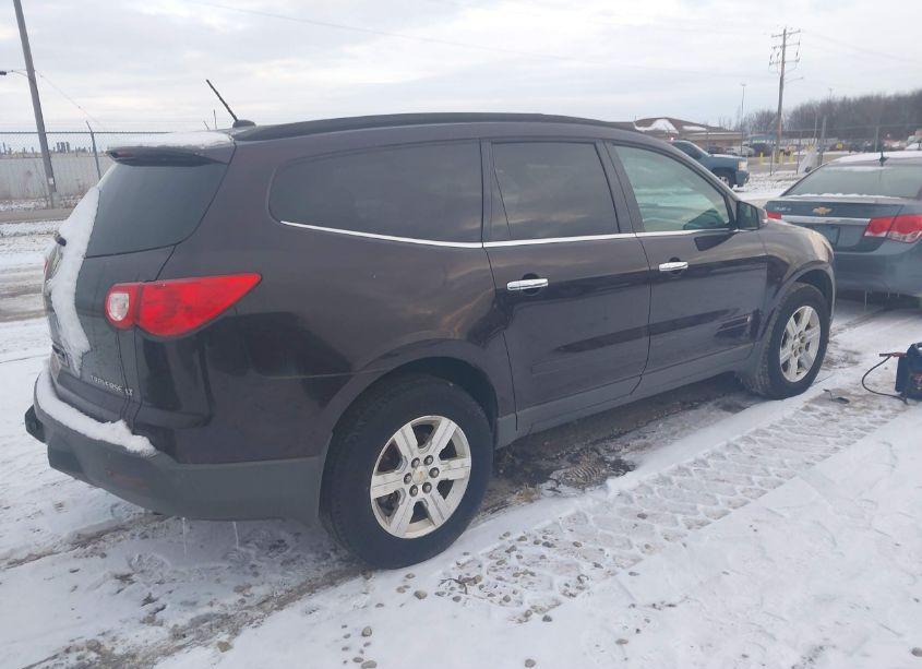 Photo 4 of 2010 Chevrolet Traverse LT (VIN 1GNLRFED8AS136858)