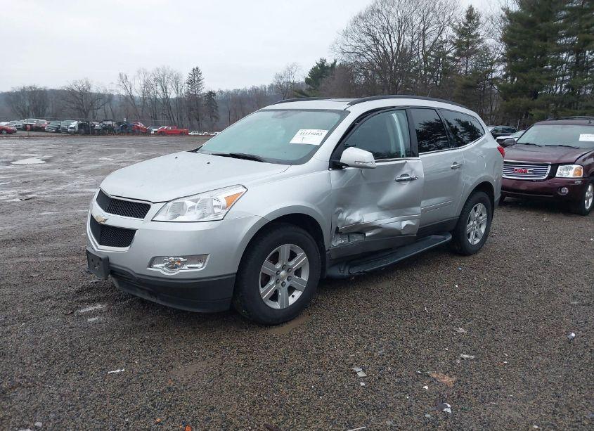 Photo 2 of 2010 Chevrolet Traverse LT (VIN 1GNLRFEDXAJ223151)