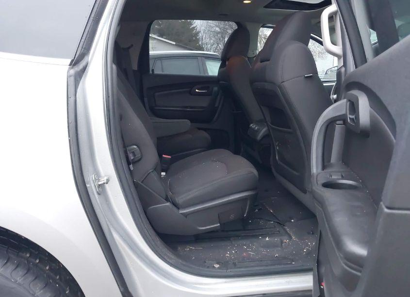 Photo 8 of 2010 Chevrolet Traverse LT (VIN 1GNLRFEDXAJ223151)