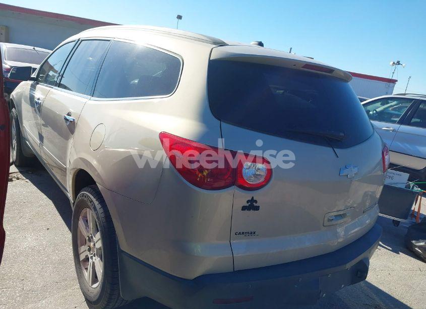 Photo 3 of 2010 Chevrolet Traverse LT (VIN 1GNLRFEDXAS147831)