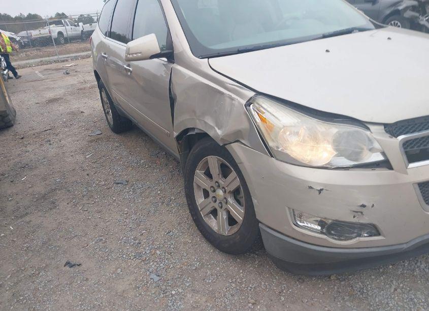 Photo 6 of 2010 Chevrolet Traverse LT (VIN 1GNLRGED0AS117288)