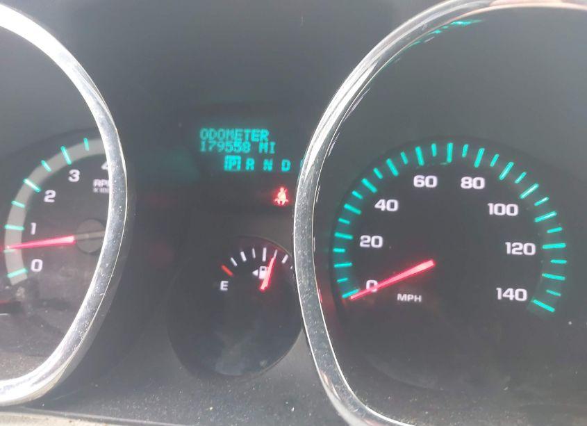 Photo 7 of 2010 Chevrolet Traverse LT (VIN 1GNLRGED0AS117288)