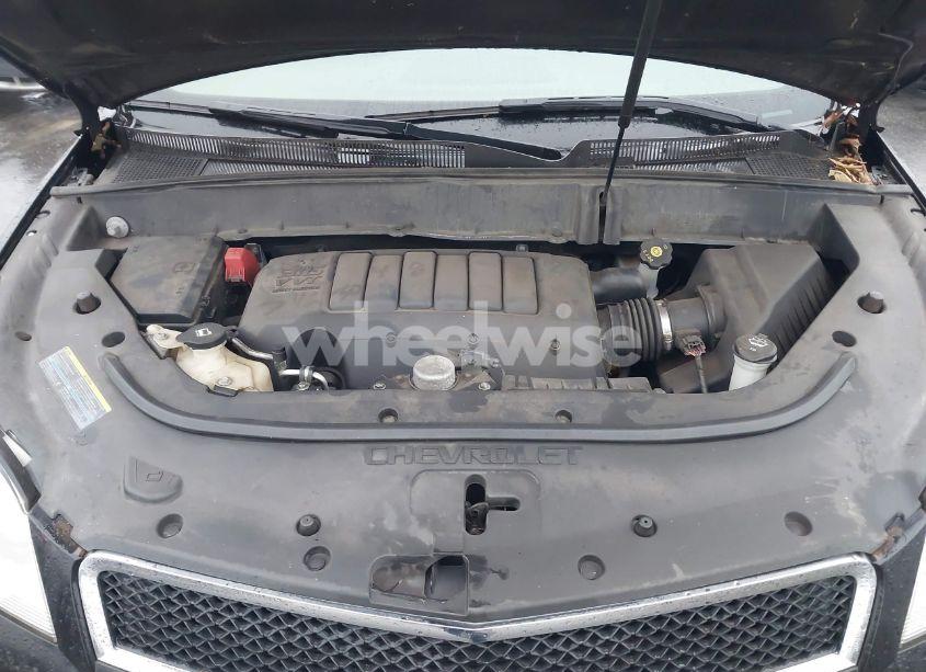 Photo 10 of 2010 Chevrolet Traverse LT (VIN 1GNLRGED1AS106929)