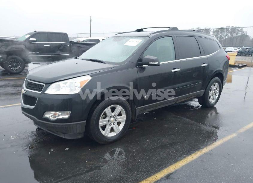 Photo 2 of 2010 Chevrolet Traverse LT (VIN 1GNLRGED1AS106929)