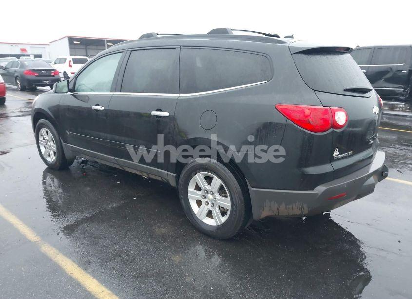 Photo 3 of 2010 Chevrolet Traverse LT (VIN 1GNLRGED1AS106929)