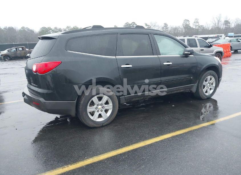 Photo 4 of 2010 Chevrolet Traverse LT (VIN 1GNLRGED1AS106929)
