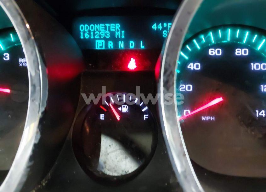 Photo 7 of 2010 Chevrolet Traverse LT (VIN 1GNLRGED1AS118563)