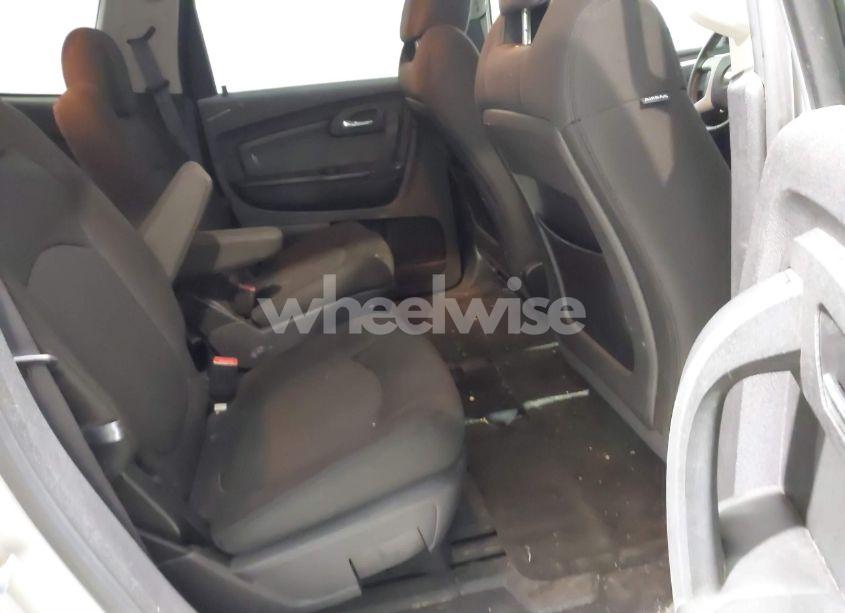 Photo 8 of 2010 Chevrolet Traverse LT (VIN 1GNLRGED1AS118563)