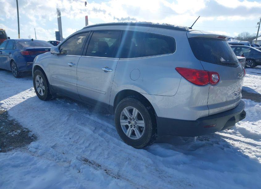 Photo 3 of 2010 Chevrolet Traverse LT (VIN 1GNLRGED2AJ207760)