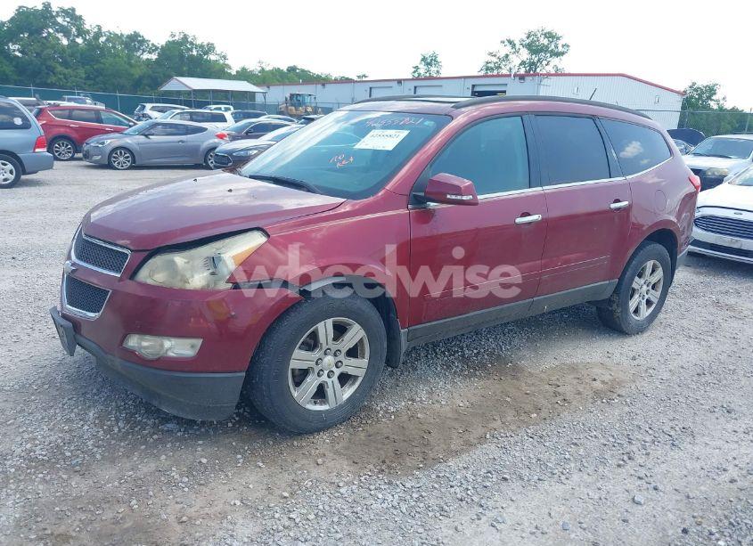 Photo 2 of 2010 Chevrolet Traverse LT (VIN 1GNLRGED3AJ218220)