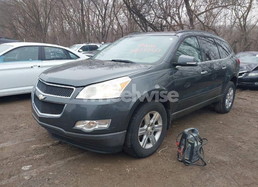 Photo 2 of 2010 Chevrolet Traverse LT (VIN 1GNLRGED4AJ204200)