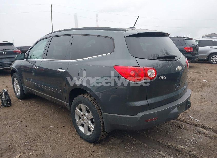 Photo 3 of 2010 Chevrolet Traverse LT (VIN 1GNLRGED4AJ204200)