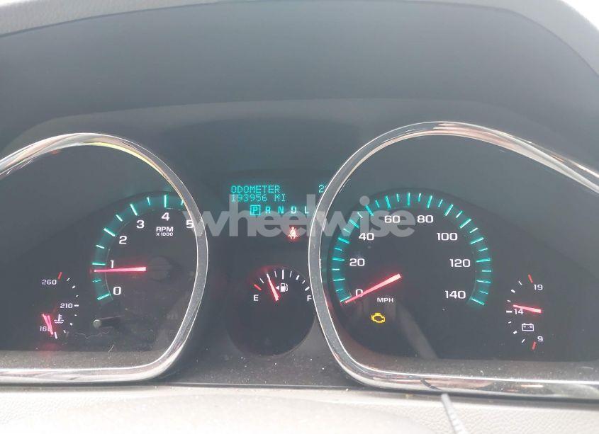 Photo 7 of 2010 Chevrolet Traverse LT (VIN 1GNLRGED4AJ204200)