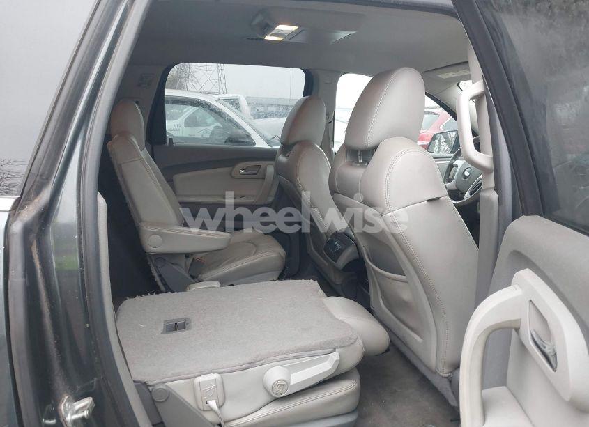 Photo 8 of 2010 Chevrolet Traverse LT (VIN 1GNLRGED4AJ204200)