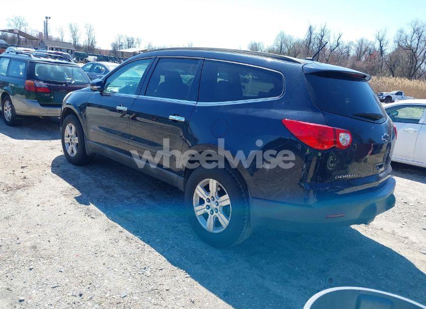 Photo 3 of 2010 Chevrolet Traverse LT (VIN 1GNLRGED5AS106853)