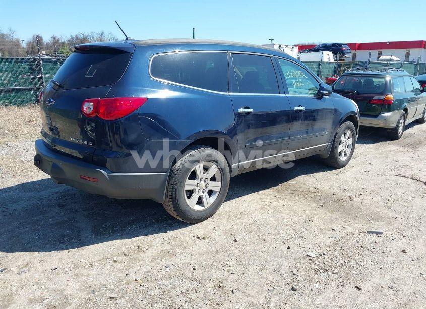 Photo 4 of 2010 Chevrolet Traverse LT (VIN 1GNLRGED5AS106853)