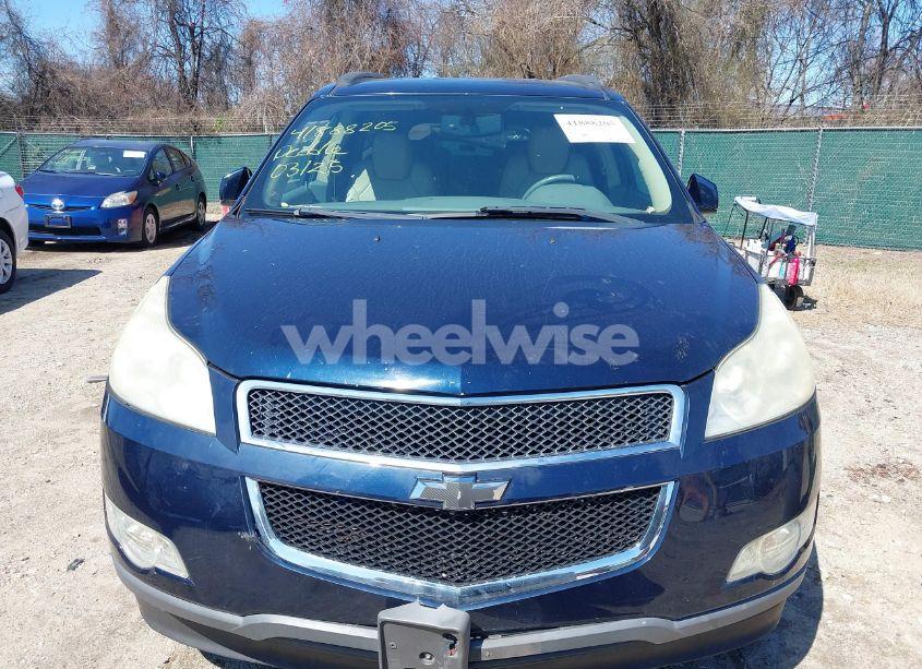 Photo 6 of 2010 Chevrolet Traverse LT (VIN 1GNLRGED5AS106853)