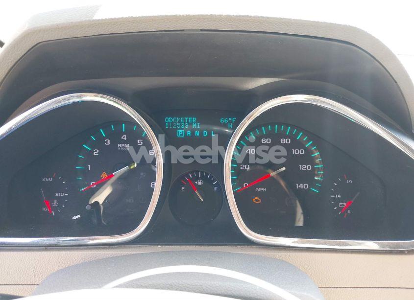 Photo 7 of 2010 Chevrolet Traverse LT (VIN 1GNLRGED5AS106853)