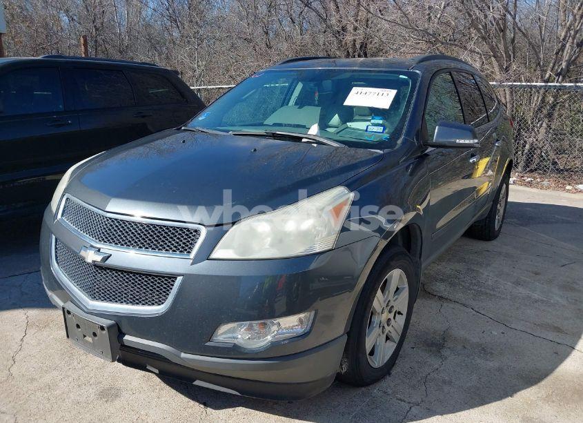 Photo 2 of 2010 Chevrolet Traverse LT (VIN 1GNLRGED7AJ251642)