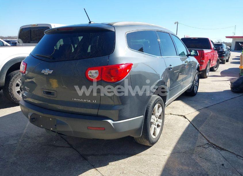 Photo 4 of 2010 Chevrolet Traverse LT (VIN 1GNLRGED7AJ251642)