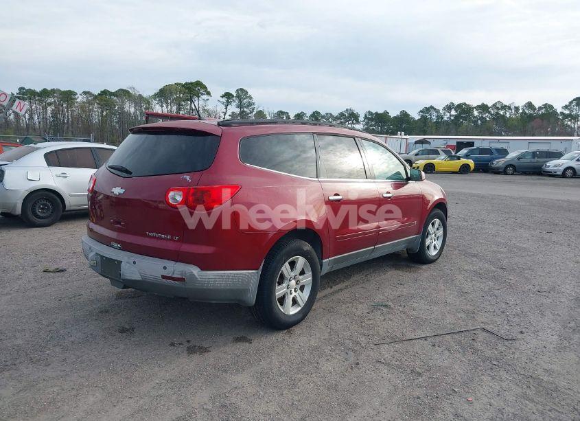 Photo 4 of 2010 Chevrolet Traverse LT (VIN 1GNLRGED7AS125288)