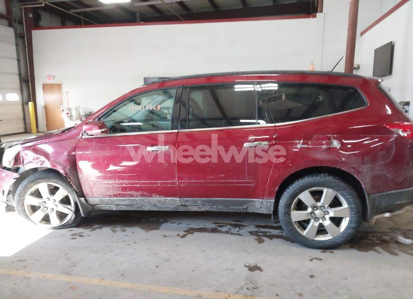 Photo 14 of 2010 Chevrolet Traverse LT (VIN 1GNLRGED8AJ259930)