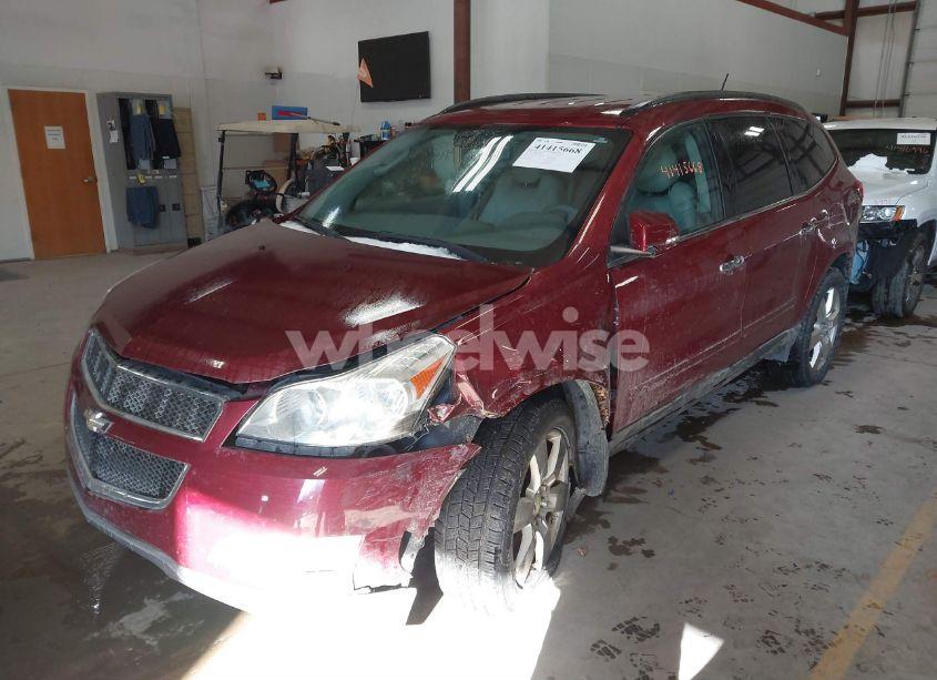 Photo 2 of 2010 Chevrolet Traverse LT (VIN 1GNLRGED8AJ259930)