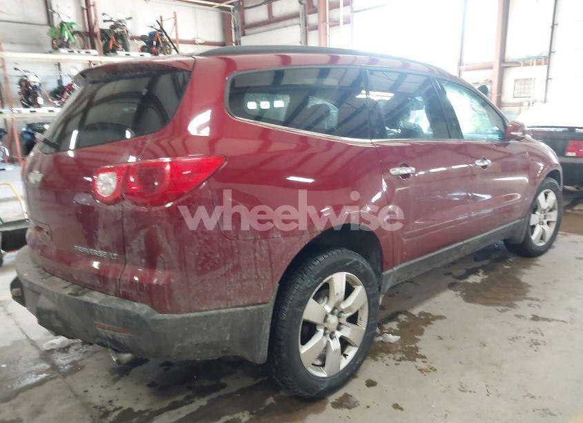 Photo 4 of 2010 Chevrolet Traverse LT (VIN 1GNLRGED8AJ259930)