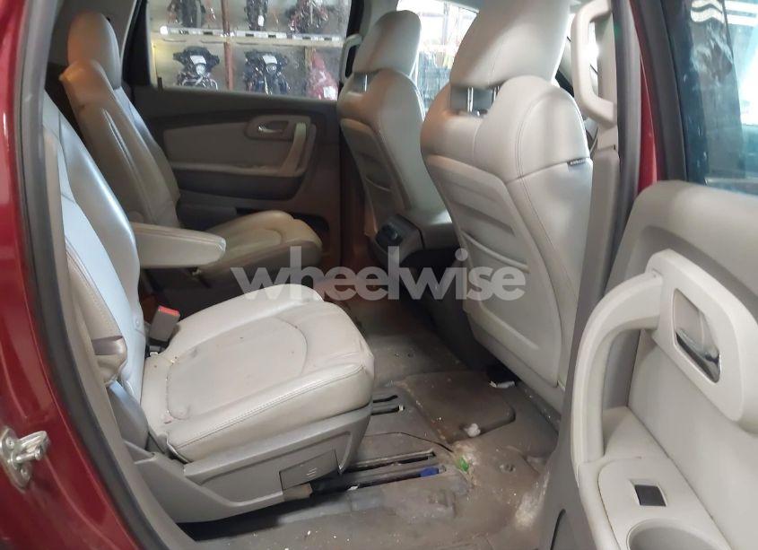 Photo 8 of 2010 Chevrolet Traverse LT (VIN 1GNLRGED8AJ259930)