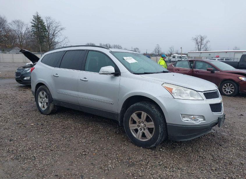 2010 Chevrolet Traverse LT (VIN 1GNLRGED8AS132024) main photo