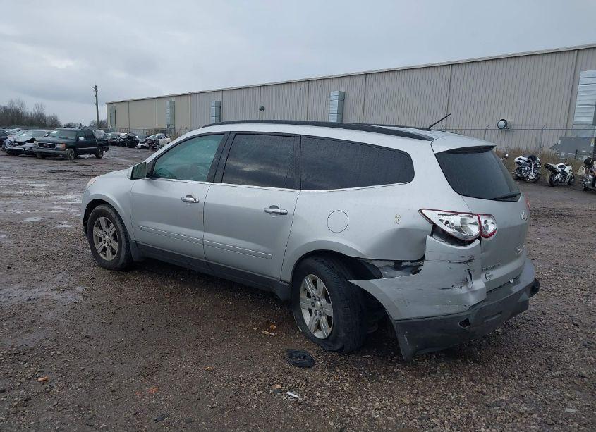 Photo 3 of 2010 Chevrolet Traverse LT (VIN 1GNLRGED8AS132024)