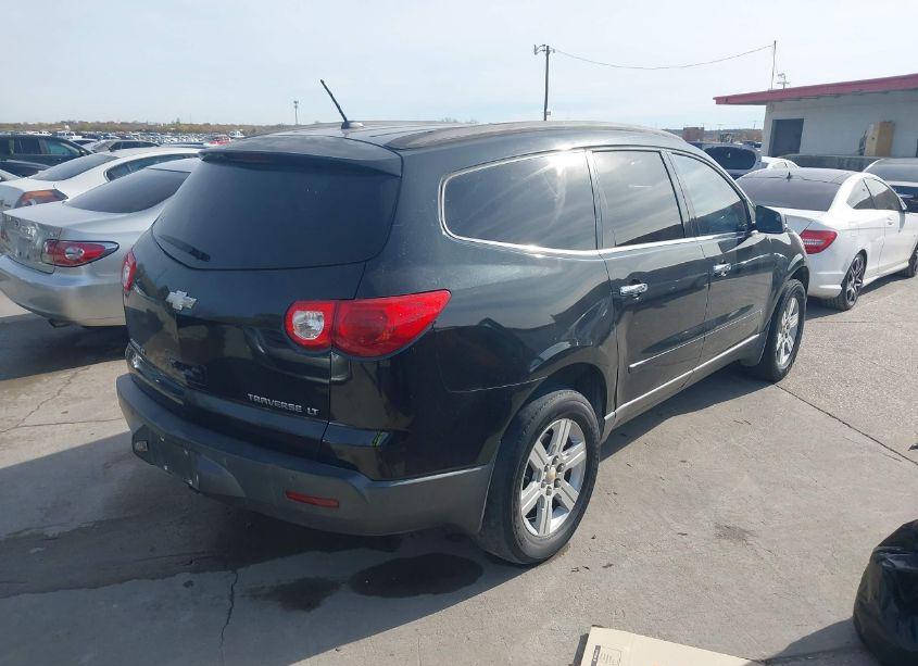 Photo 4 of 2010 Chevrolet Traverse LT (VIN 1GNLRGEDXAS117217)