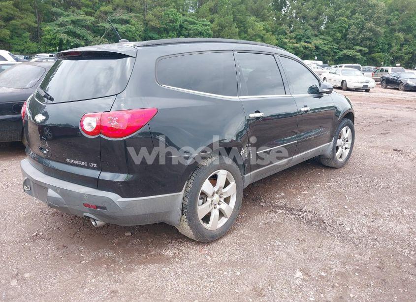 Photo 4 of 2010 Chevrolet Traverse LTZ (VIN 1GNLRHED0AS127048)