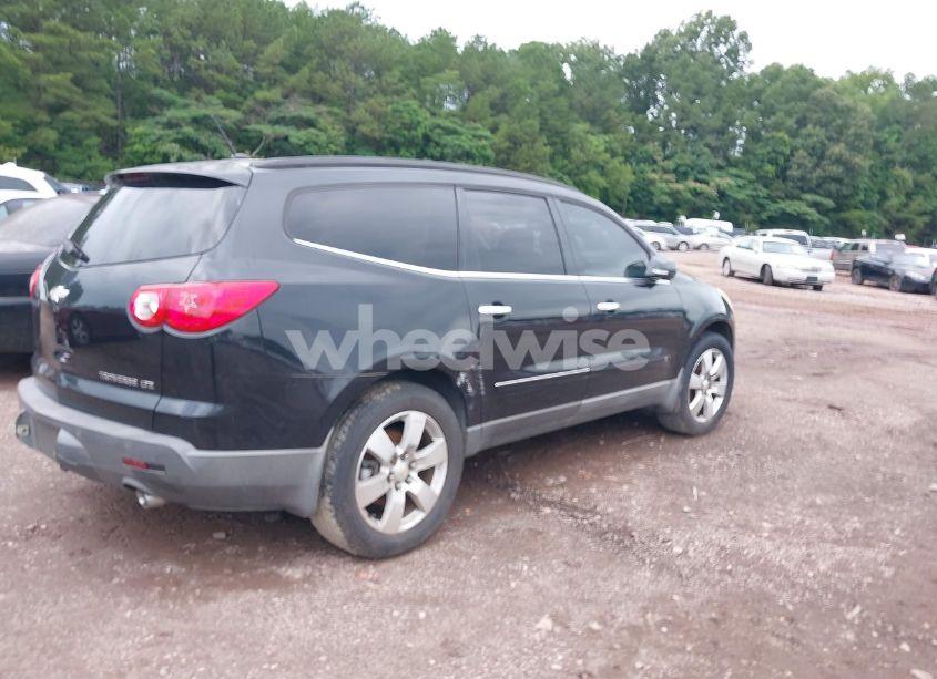 Photo 6 of 2010 Chevrolet Traverse LTZ (VIN 1GNLRHED0AS127048)