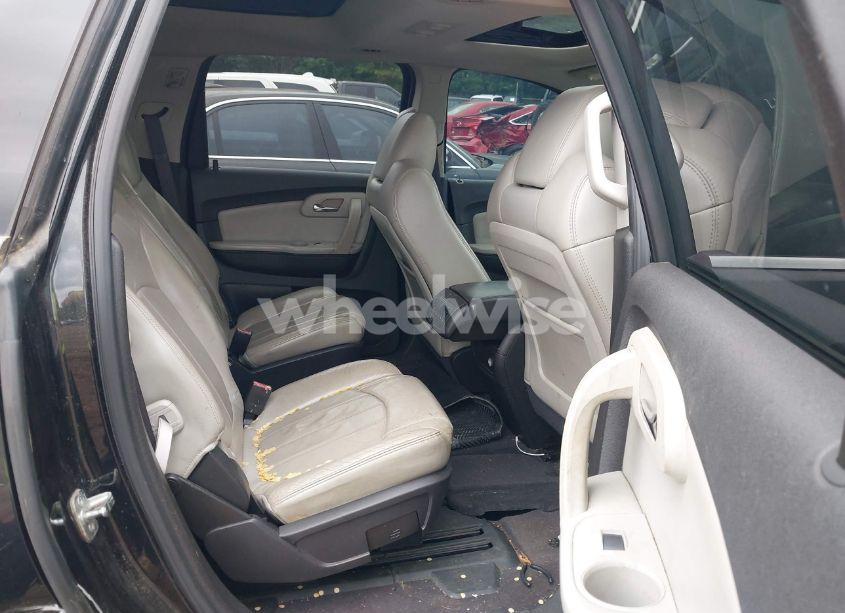 Photo 8 of 2010 Chevrolet Traverse LTZ (VIN 1GNLRHED0AS127048)