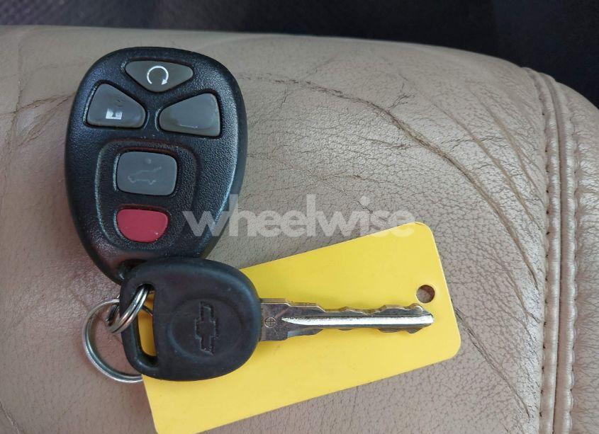 Photo 11 of 2010 Chevrolet Traverse LTZ (VIN 1GNLRHED1AS133182)