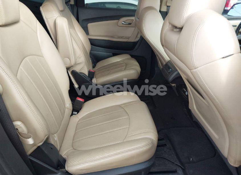 Photo 8 of 2010 Chevrolet Traverse LTZ (VIN 1GNLRHED1AS133182)