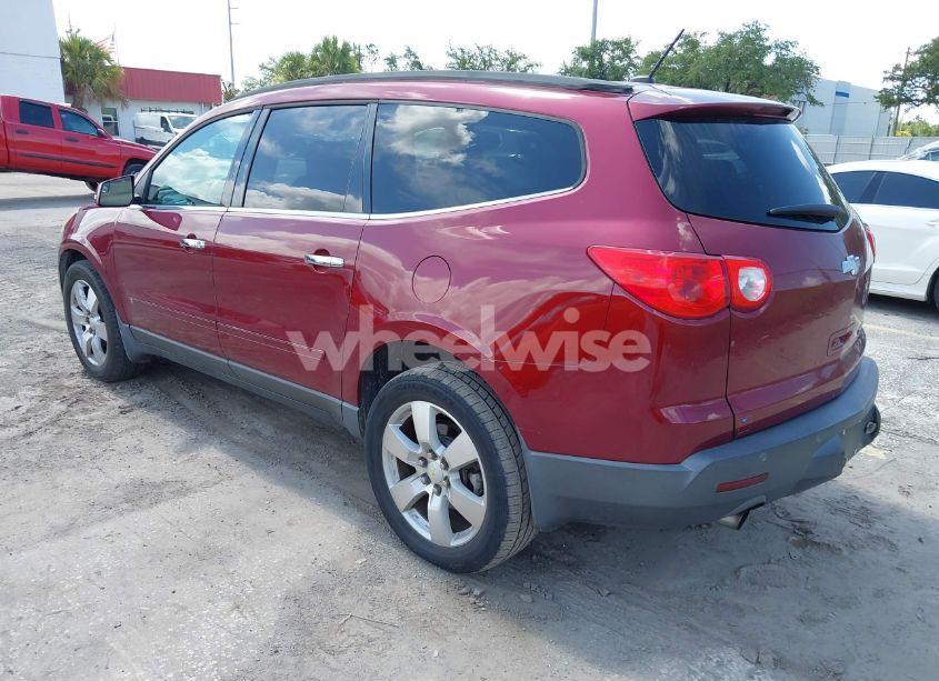 Photo 3 of 2010 Chevrolet Traverse LTZ (VIN 1GNLRHED3AJ193289)
